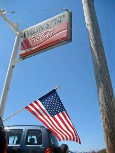 evelyns-drive-in-sign-tiverton-ri