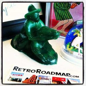 alligator wrestler mold-a-rama figurine gatorland orlando florida