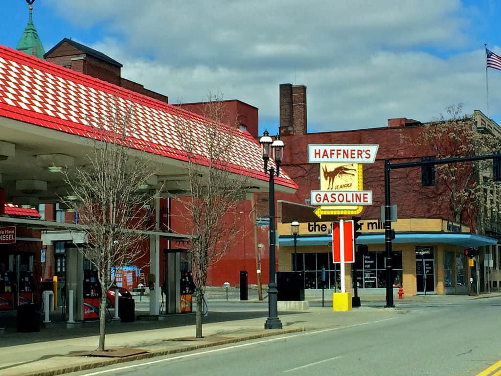 haffner-s-gas-station-it-kicks-lowell-ma-retro-roadmap